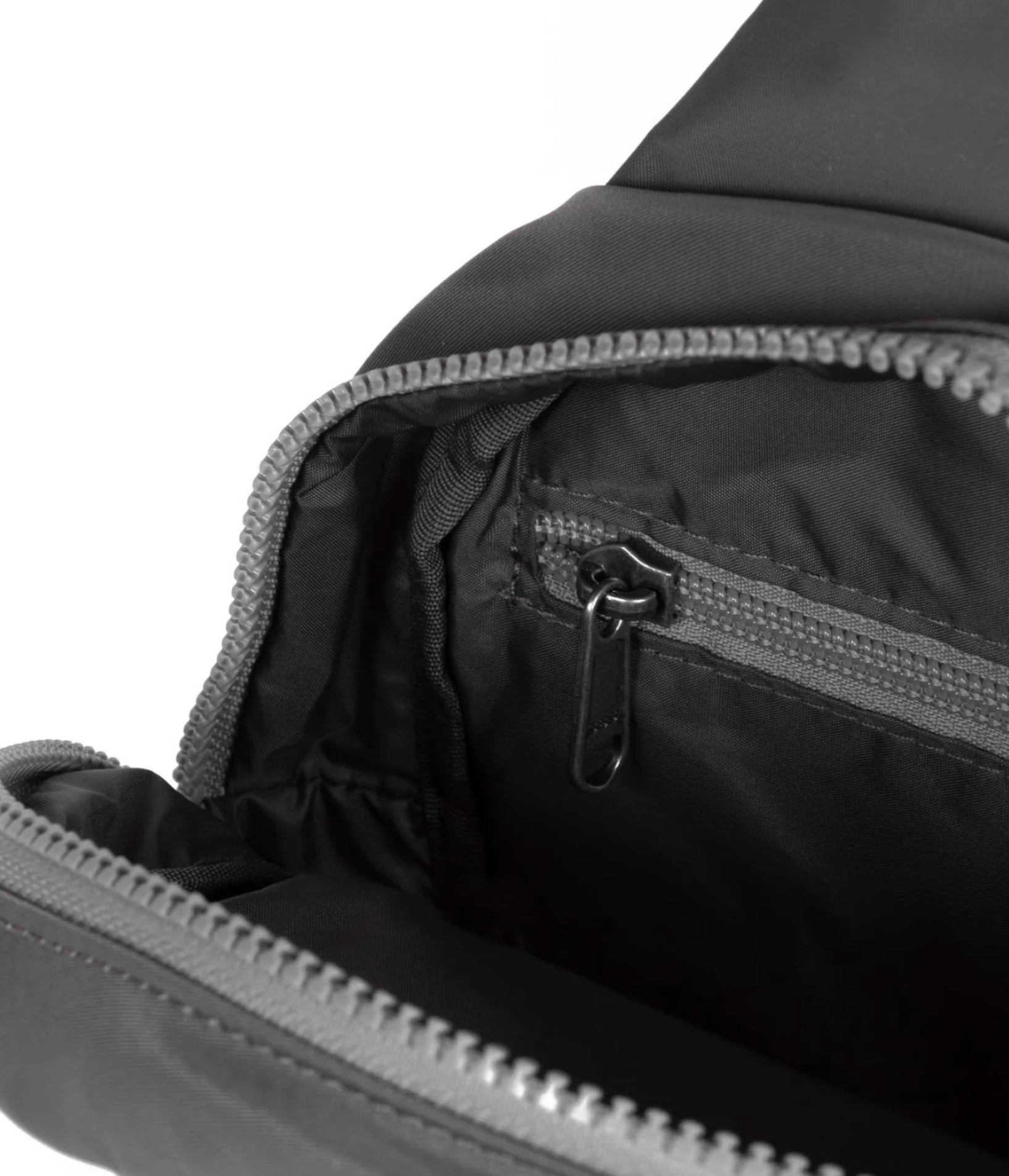 ROKA London Willesden B Borsa A Tracolla Sostenibile – Nylon Riciclato, Impermeabile, Disponibile In Oltre 20 Colori - 4